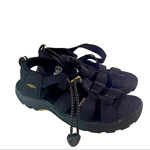 Keen Kids size 13 shoes